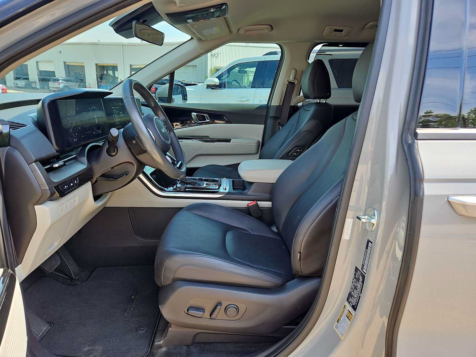 Used 2024 Kia Carnival SX FWD image 14
