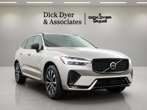 Used 2025 Volvo XC60 B5 Plus w/ Protection Package Premier AWD/4WD image 3