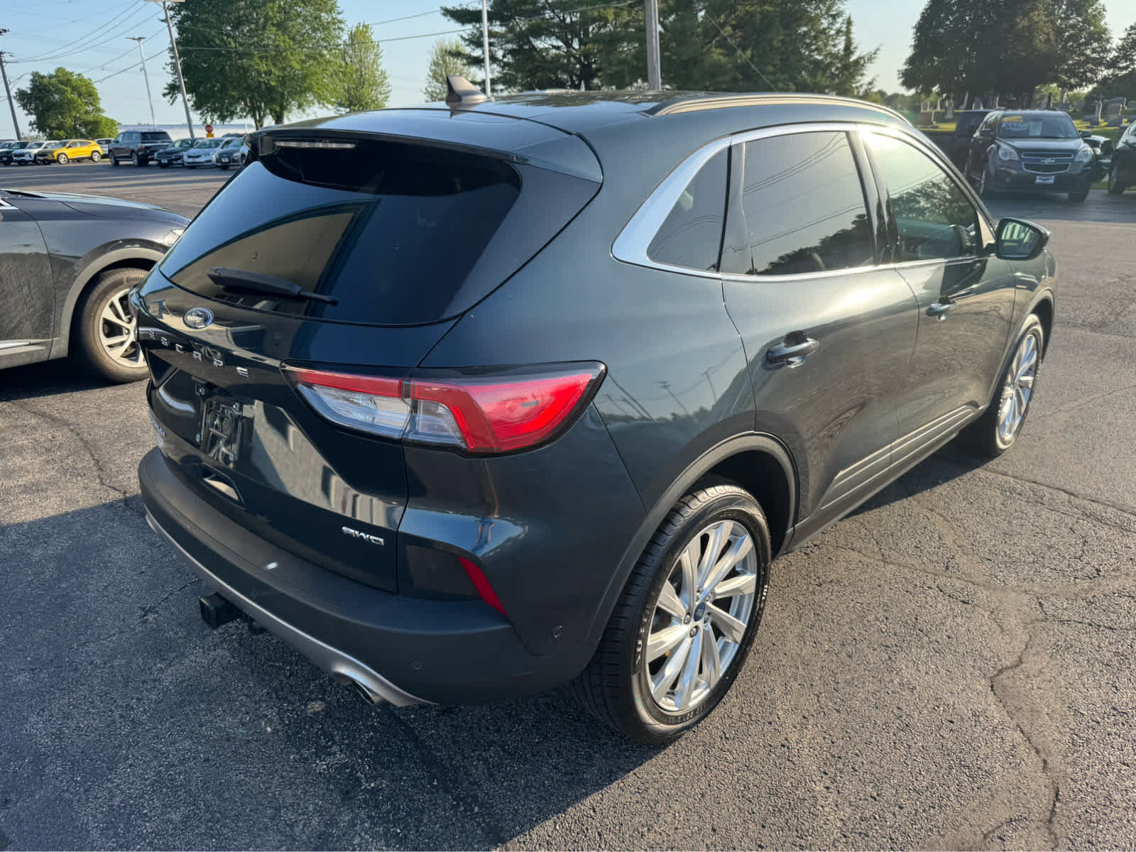 Used 2022 Ford Escape Titanium w/ Titanium Elite Package AWD/4WD image 3