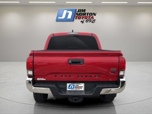 Used 2022 Toyota Tacoma SR5 RWD image 6