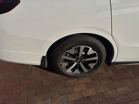 Certified 2025 Honda Odyssey EX-L image 15