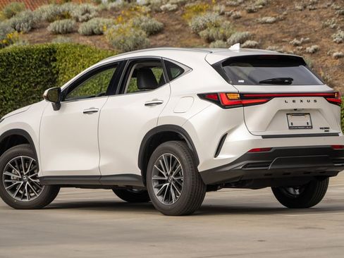New 2026 Lexus NX 350 AWD image 2