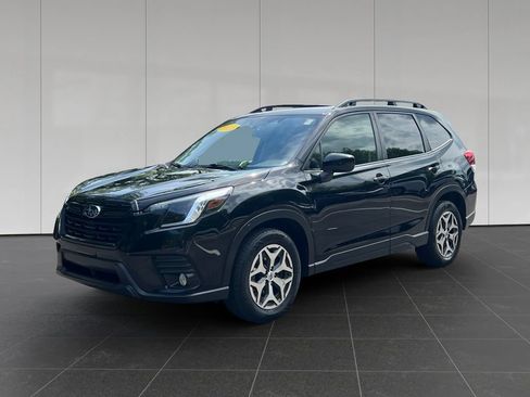Used 2023 Subaru Forester Premium AWD/4WD image 1