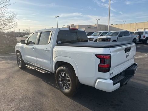 Used 2024 Nissan Frontier SL image 4