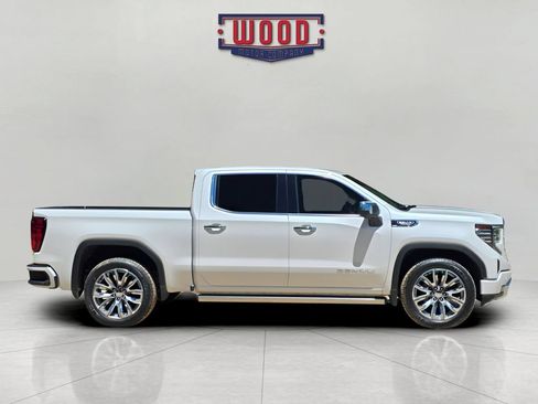 Used 2025 GMC Sierra 1500 Denali w/ Denali Reserve Package AWD/4WD image 2