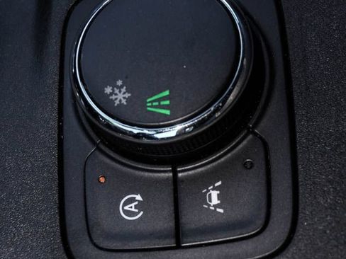 Used 2023 Chevrolet Traverse RS FWD image 44