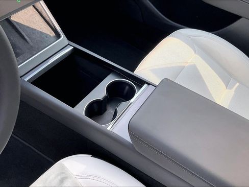 Used 2026 Tesla Model Y AWD image 16