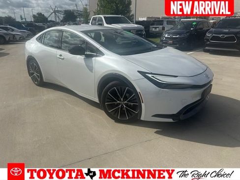 Used 2024 Toyota Prius XLE FWD image 1