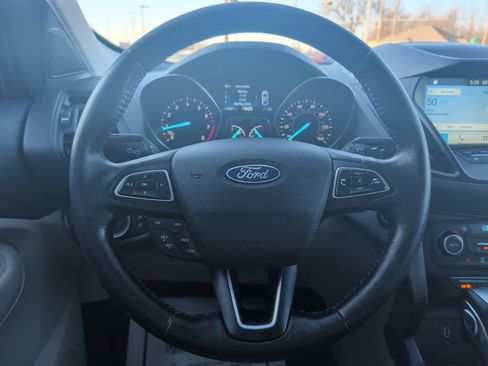 Used 2019 Ford Escape SEL image 11