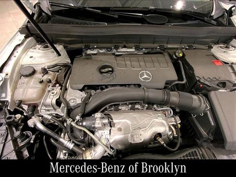 Used 2022 Mercedes-Benz GLB 250 4MATIC image 32