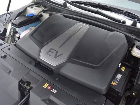 Used 2024 Kia EV6 Light image 34