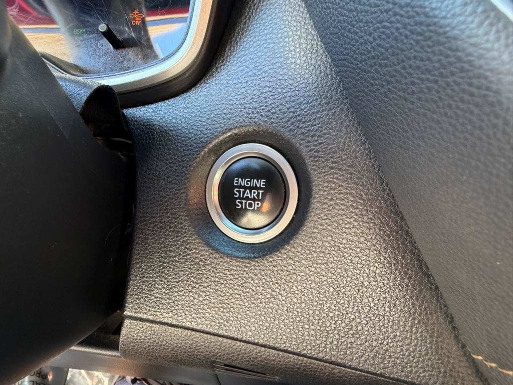 Used 2019 Toyota Corolla XSE FWD image 33