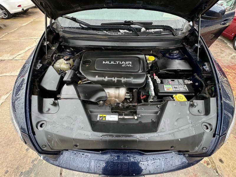Used 2014 Jeep Cherokee Latitude w/ Cold Weather Group FWD image 17
