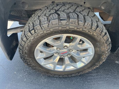 Used 2018 GMC Sierra 1500 SLT w/ SLT Premium Package AWD/4WD image 43