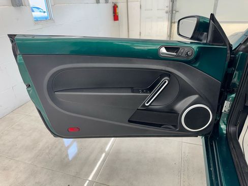 Used 2018 Volkswagen Beetle 2.0T SE FWD image 14