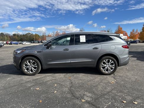 Used 2021 Buick Enclave Avenir image 7