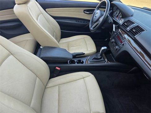Used 2011 BMW 128i Convertible image 15