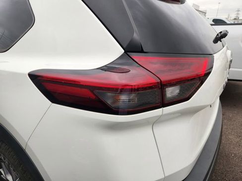 Used 2021 Nissan Rogue S FWD image 7