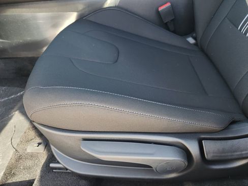 New 2025 Hyundai Elantra SEL FWD image 25