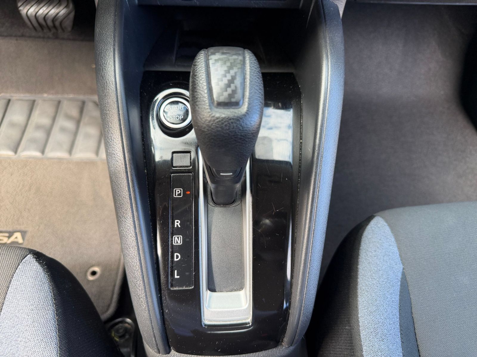 Used 2025 Nissan Versa SV FWD image 39