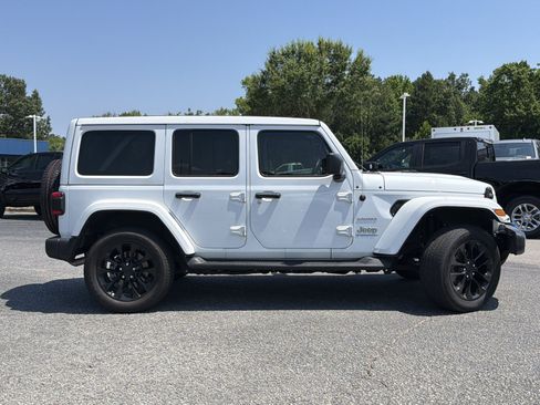 Used 2023 Jeep Wrangler Unlimited Sahara w/ Cold Weather Group AWD/4WD image 13