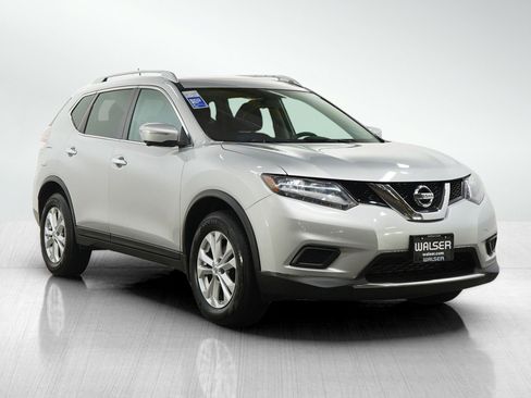 Used 2015 Nissan Rogue SV w/ SV Premium Package AWD/4WD image 7