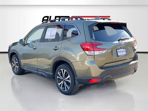 Used 2022 Subaru Forester Limited image 5