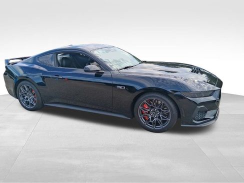 Used 2025 Ford Mustang GT Premium w/ GT Performance Package RWD image 4