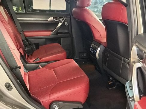 Certified 2022 Lexus GX 460 Luxury w/ Sport Design Package AWD/4WD image 13