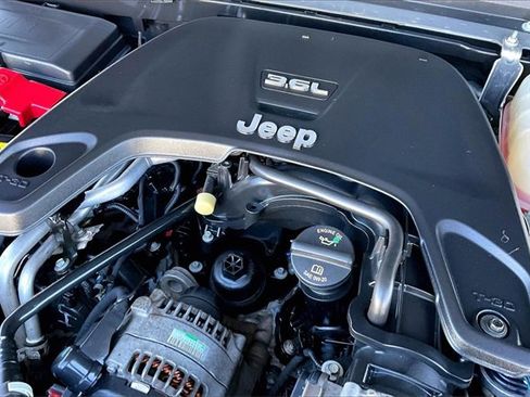 Used 2020 Jeep Gladiator Sport image 35