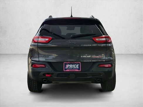 Used 2017 Jeep Cherokee Trailhawk AWD/4WD image 6