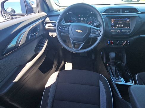 Used 2023 Chevrolet TrailBlazer LT AWD/4WD image 9