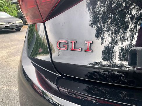 Used 2024 Volkswagen Jetta GLI Autobahn FWD image 10