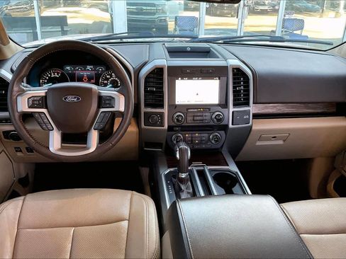 Used 2018 Ford F150 Lariat w/ Equipment Group 502A Luxury image 15