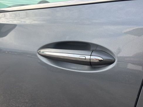 Certified 2018 Buick Enclave Essence image 13