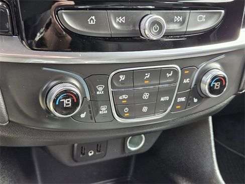 Certified 2023 Chevrolet Traverse LT image 33