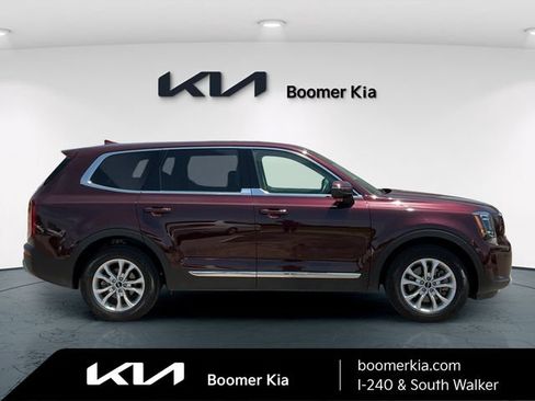 Used 2022 Kia Telluride LX FWD image 4