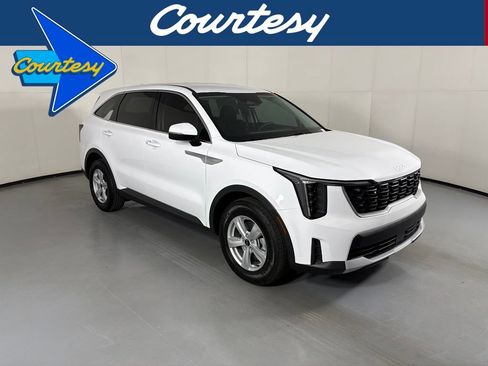 New 2026 Kia Sorento LX FWD image 1