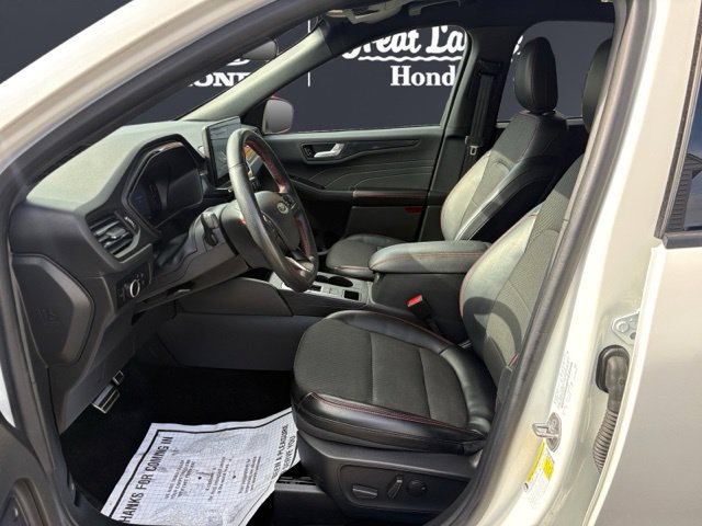 Used 2024 Ford Escape ST-Line w/ Tech Pack #1 AWD/4WD image 9
