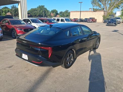 Used 2025 Kia K4 FWD image 7