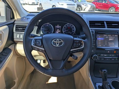 Used 2017 Toyota Camry XLE image 15