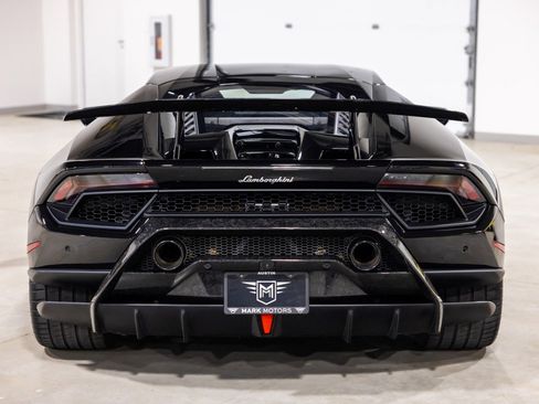 Used 2018 Lamborghini Huracan Performante image 8
