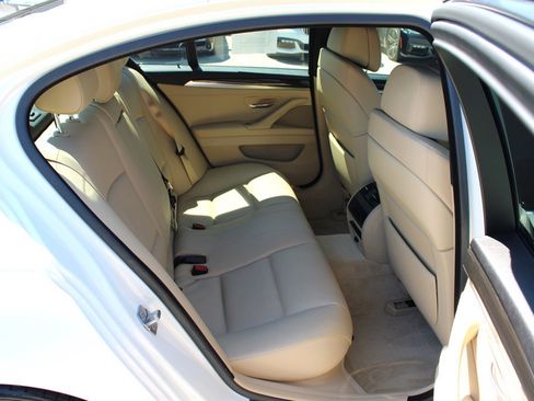 Used 2013 BMW 550i Sedan image 19