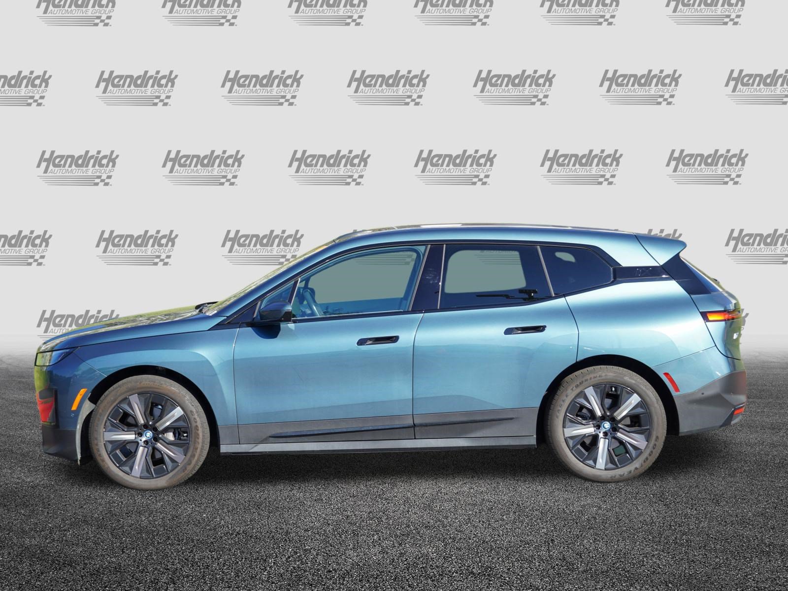 Certified 2024 BMW iX xDrive50 w/ Premium Package AWD/4WD image 6
