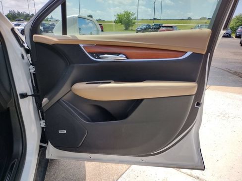 Used 2019 Cadillac XT5 Platinum AWD/4WD image 25