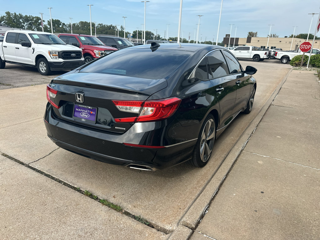 Used 2018 Honda Accord Touring image 10