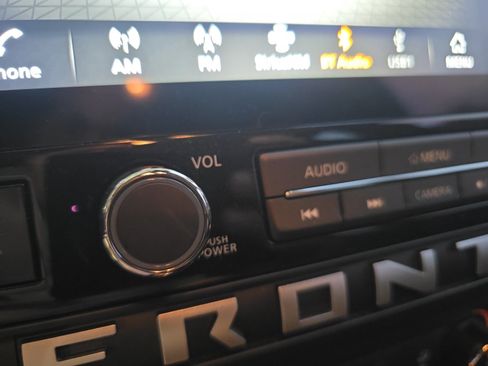 Used 2025 Nissan Frontier SV RWD image 14