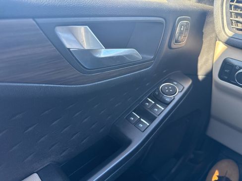 Used 2020 Ford Escape Titanium image 24