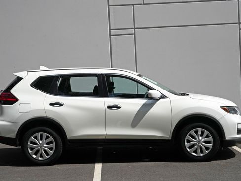 Used 2017 Nissan Rogue S AWD/4WD image 44