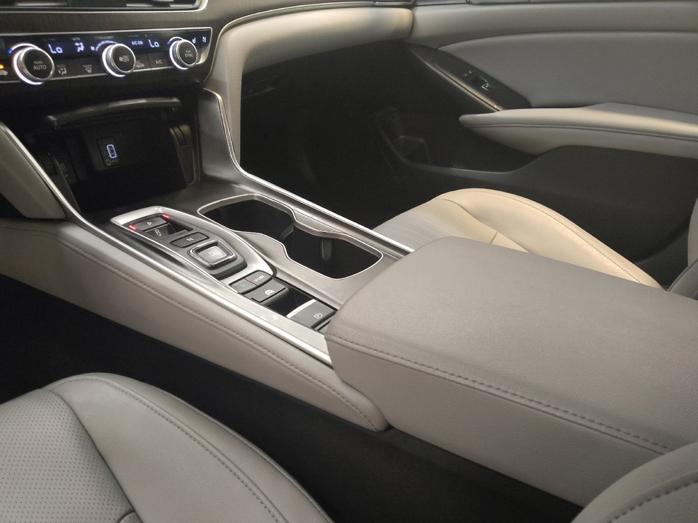 Used 2020 Honda Accord Touring image 26